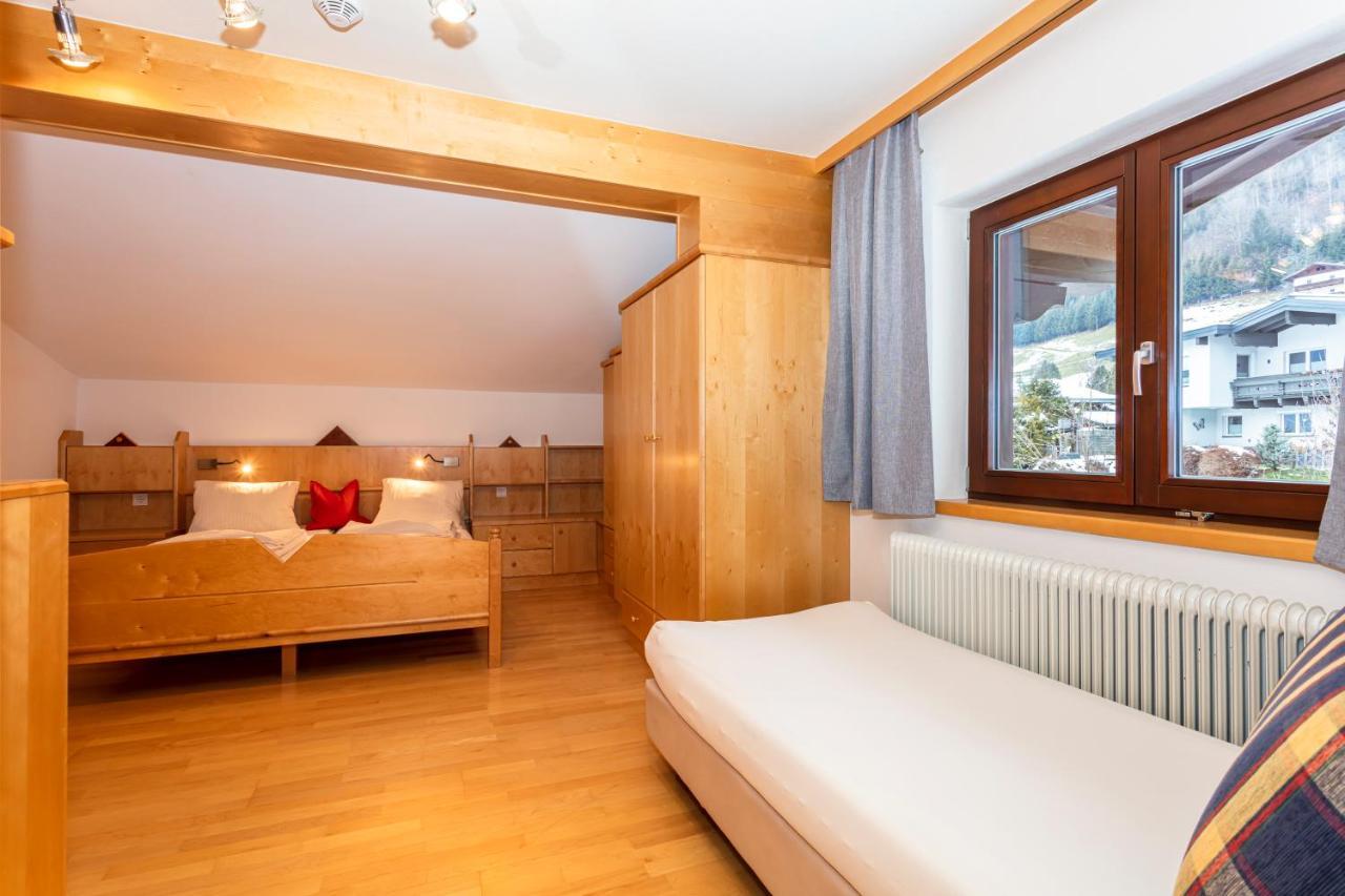Hoelzl Bed & Breakfast Neukirchen am Grossvenediger Exterior photo