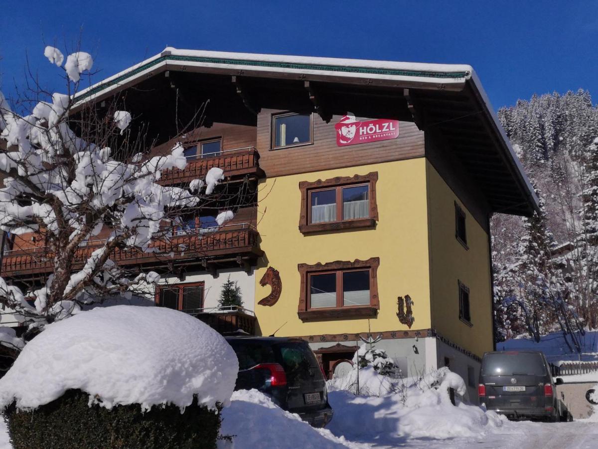 Hoelzl Bed & Breakfast Neukirchen am Grossvenediger Exterior photo
