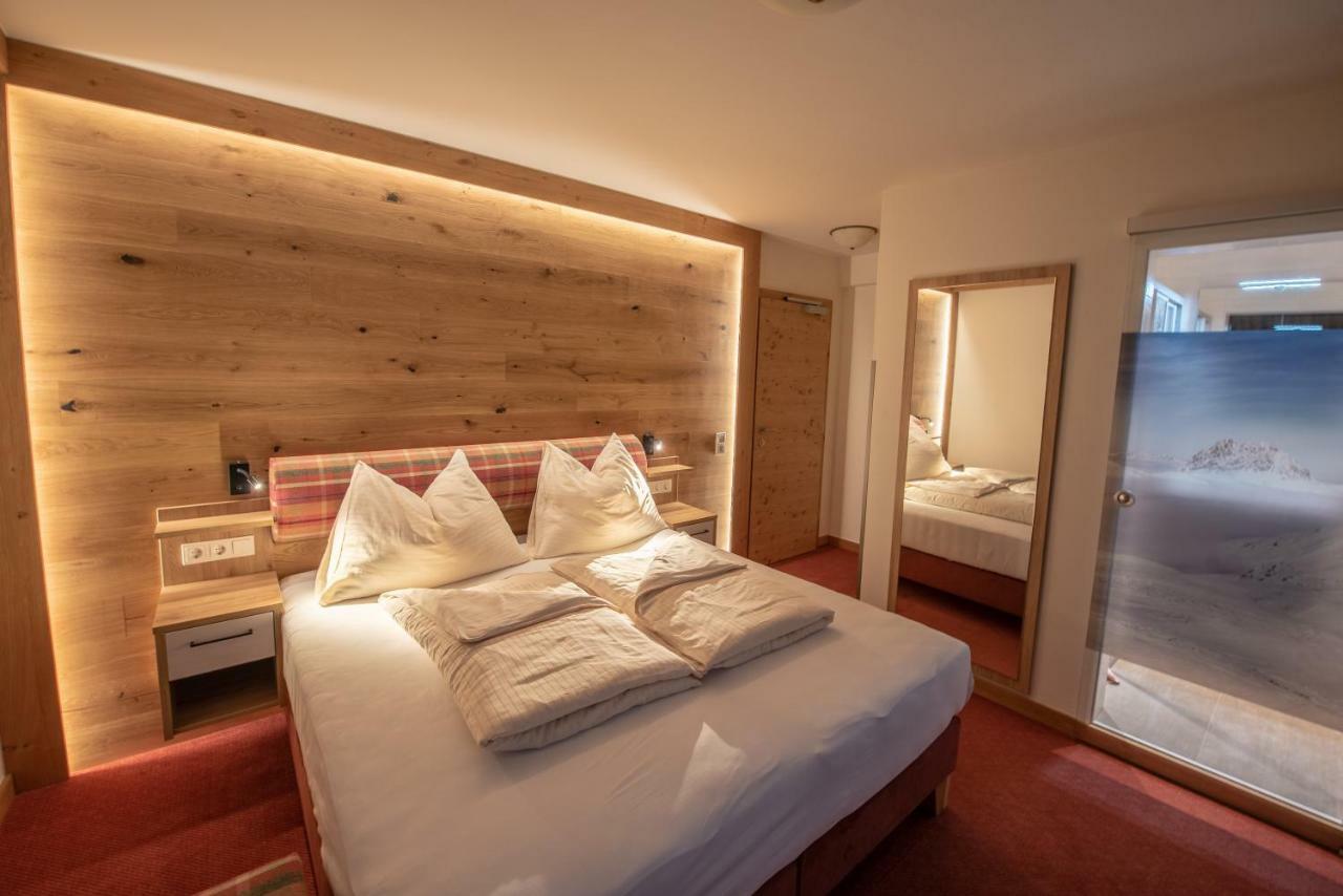 Hoelzl Bed & Breakfast Neukirchen am Grossvenediger Exterior photo
